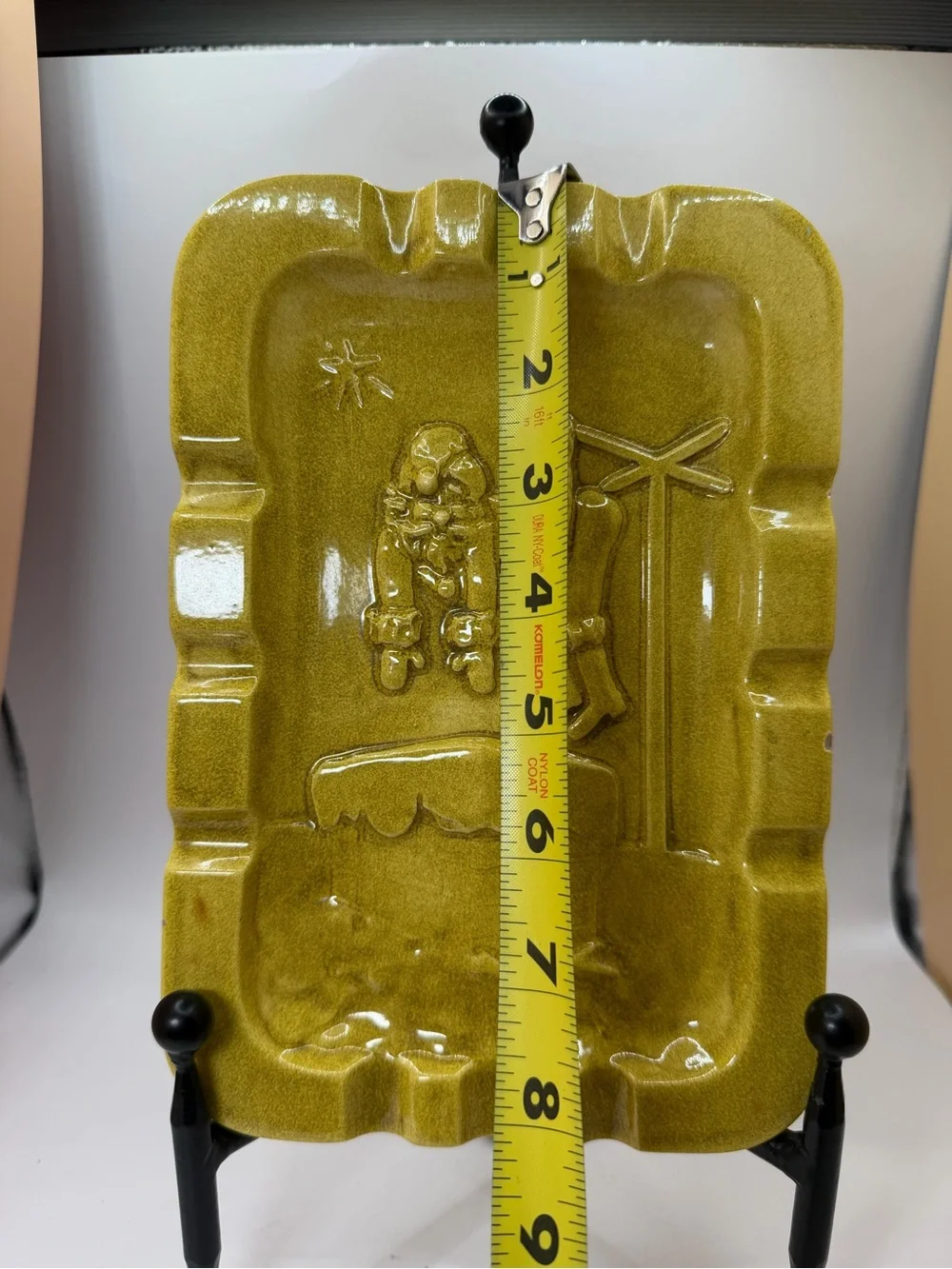 Vintage Mustard Yellow/Charteuse Ceramic Ashtray/Trinket Dish. Christmas Motif.